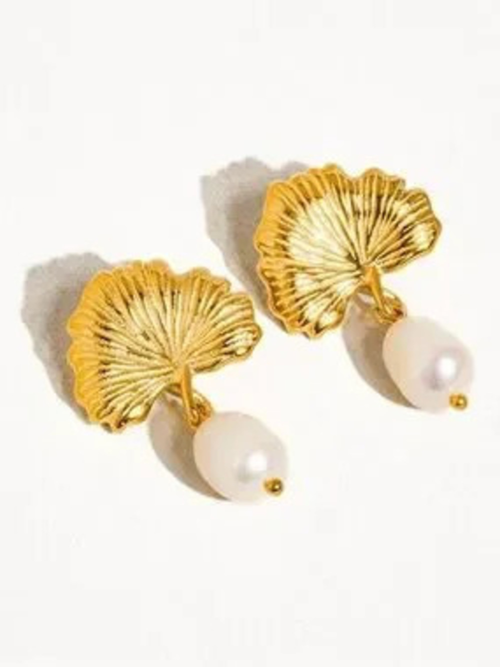 18K Gold Floral Pearl Earrings (4522)